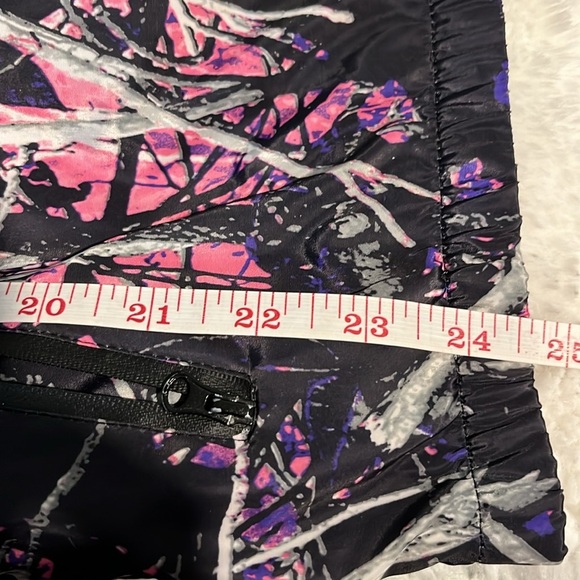 Moonshine Muddy Girl camo print windbreaker - Picture 7 of 7